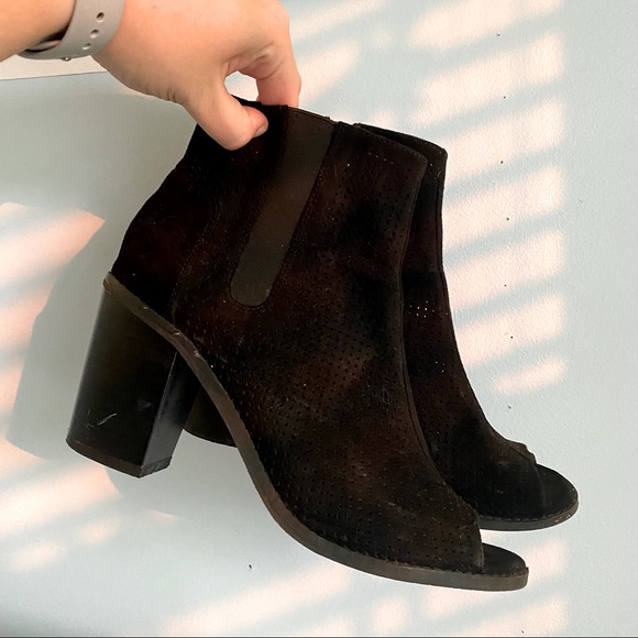 Black Peep Toe/Open Toe Booties, size 9 - Picture 2 of 4